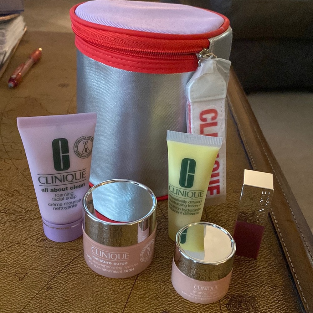 Clinique bag with 5 sample products
